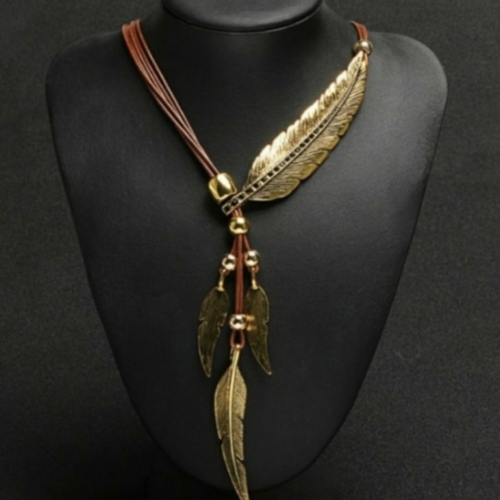 Boho Gold Feathered Necklace. O/S.